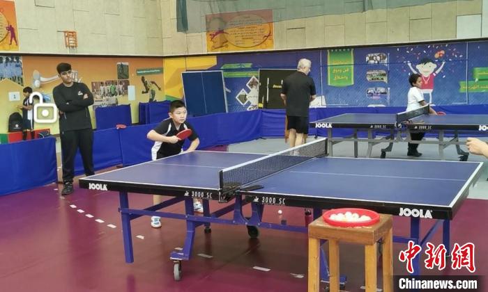 世界杯舞台上的中国小球童尤晟安：9岁，爱足球