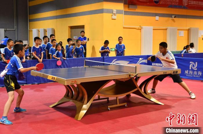 威海启动乒乓球公益联赛 王楠发起计划推动运动