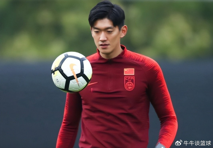 国足新球衣亮相迎战库拉索 三将首发引期待