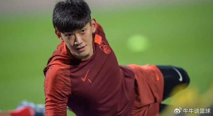 国足新球衣亮相迎战库拉索 三将首发引期待