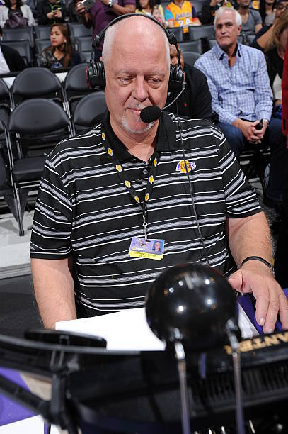 湖人传奇播音员因健康问题暂离岗位 Jason Barqu