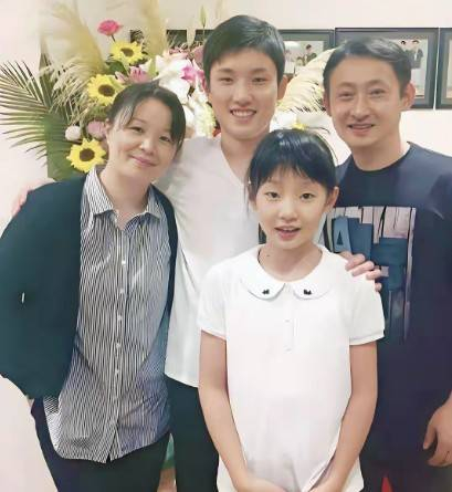 张本智和祭祖遭拒引身份撕裂争议